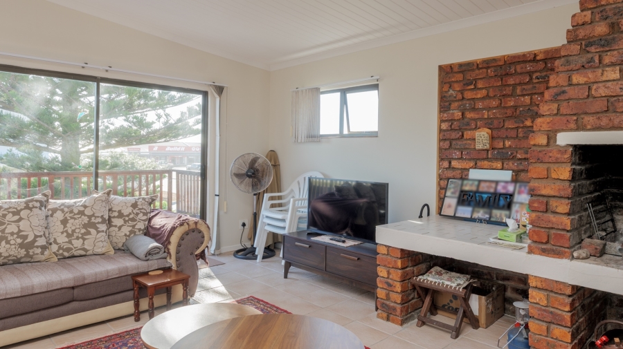 4 Bedroom Property for Sale in Struisbaai Western Cape